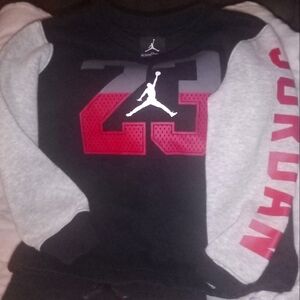 3T toddlers sweatshirt